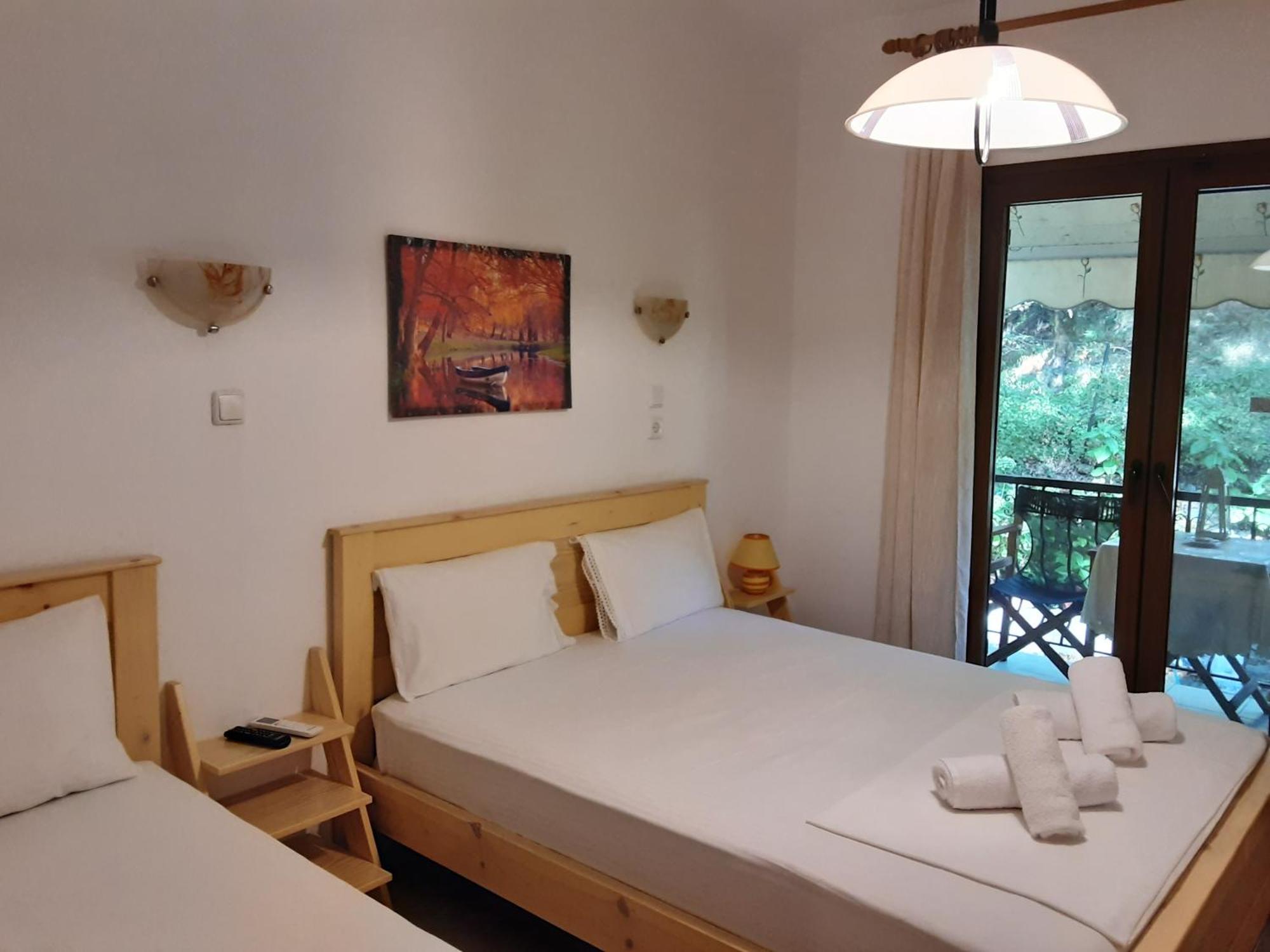 Parselia Rooms Терма Екстериор снимка
