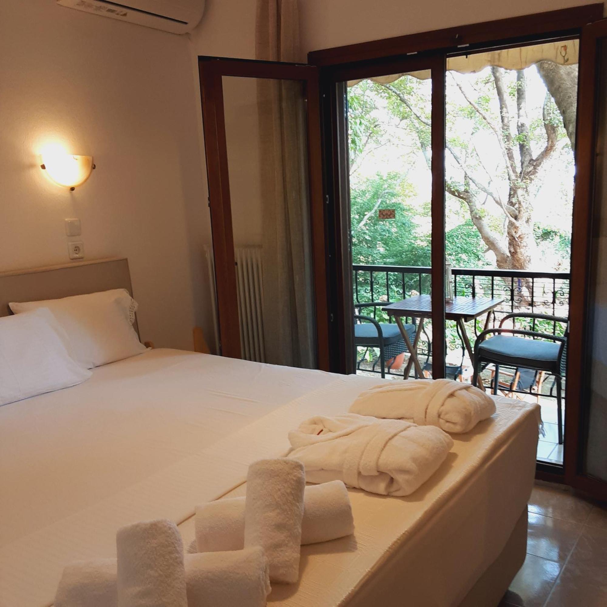 Parselia Rooms Терма Екстериор снимка