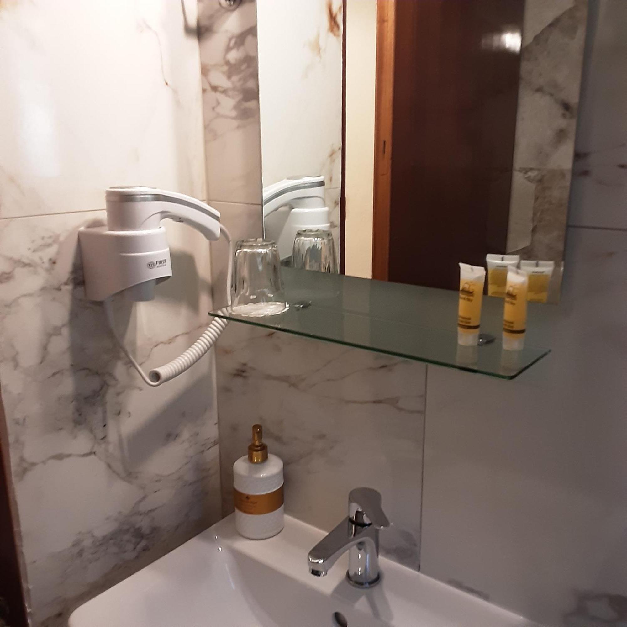 Parselia Rooms Терма Екстериор снимка