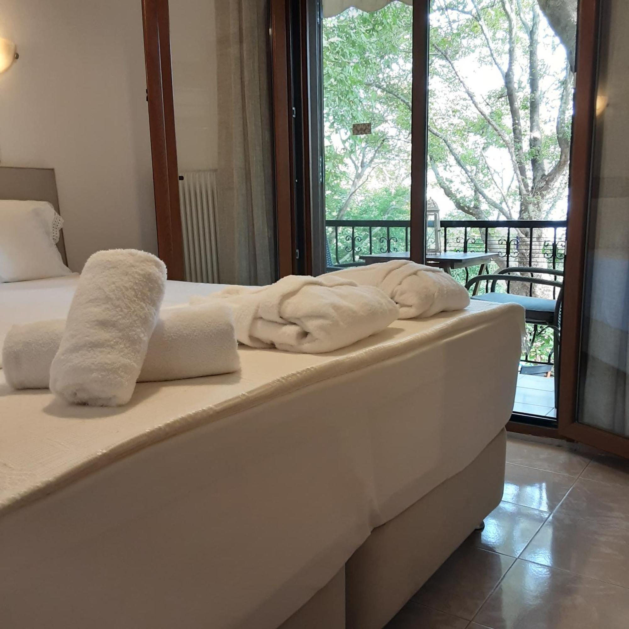 Parselia Rooms Терма Екстериор снимка